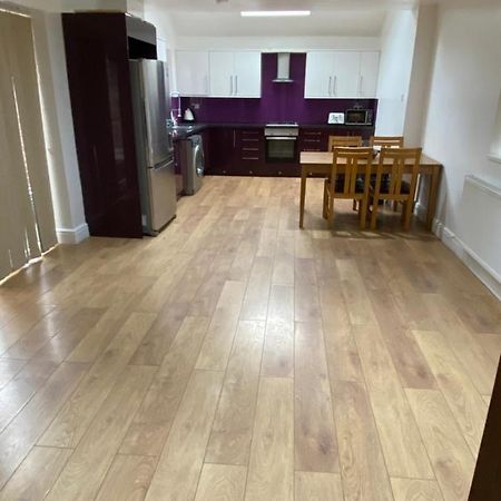Big Room Rusholme With Tv And Private Bathroom-Parking&Wifi Манчестер Экстерьер фото
