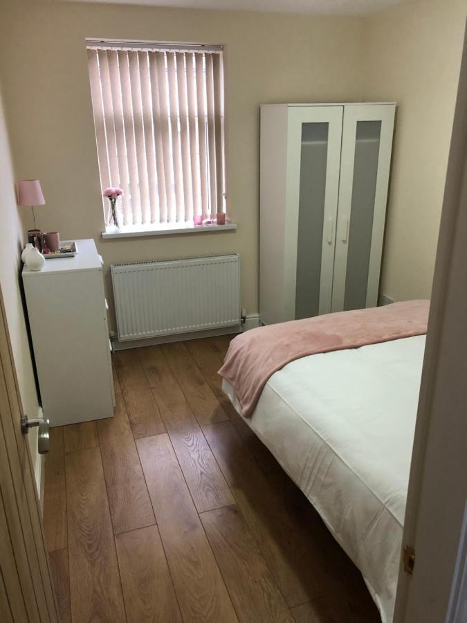 Big Room Rusholme With Tv And Private Bathroom-Parking&Wifi Манчестер Экстерьер фото