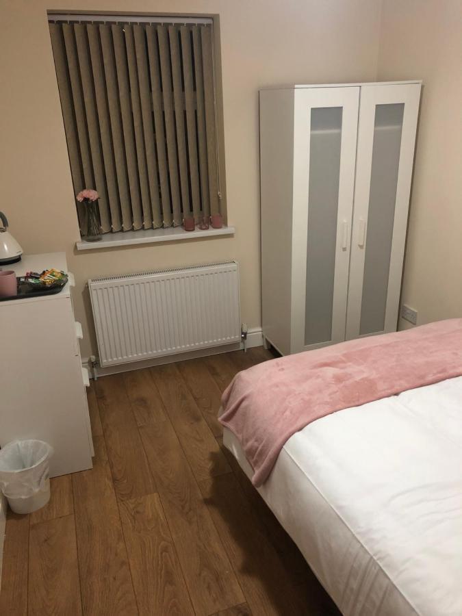 Big Room Rusholme With Tv And Private Bathroom-Parking&Wifi Манчестер Экстерьер фото