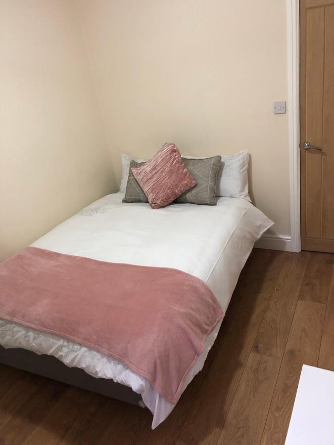 Big Room Rusholme With Tv And Private Bathroom-Parking&Wifi Манчестер Экстерьер фото
