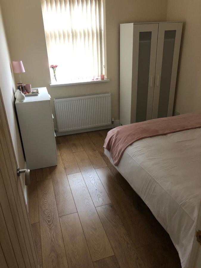 Big Room Rusholme With Tv And Private Bathroom-Parking&Wifi Манчестер Экстерьер фото