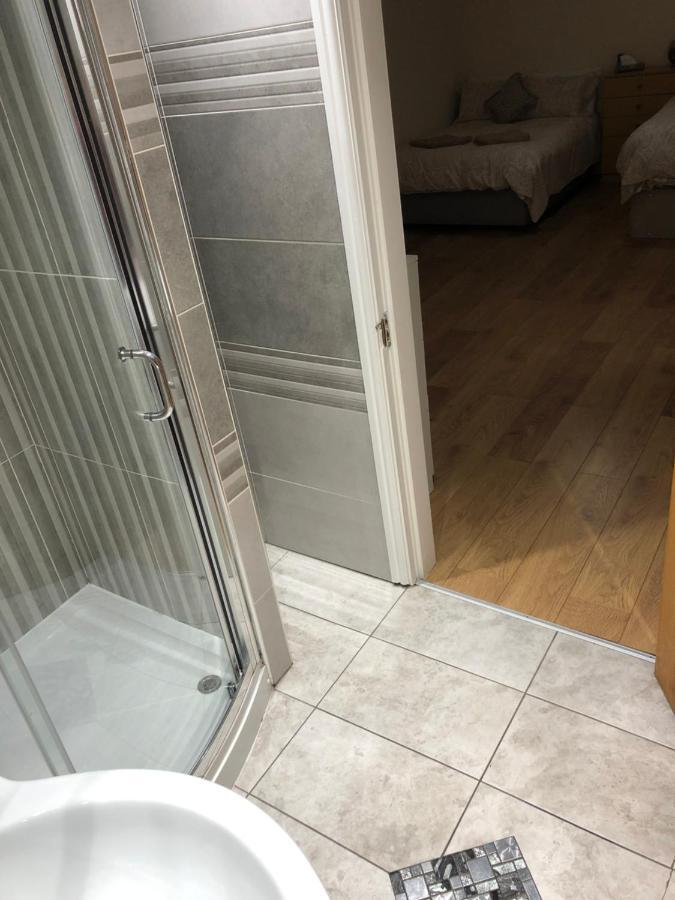 Big Room Rusholme With Tv And Private Bathroom-Parking&Wifi Манчестер Экстерьер фото