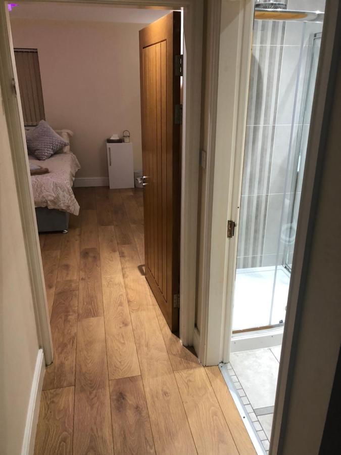Big Room Rusholme With Tv And Private Bathroom-Parking&Wifi Манчестер Экстерьер фото