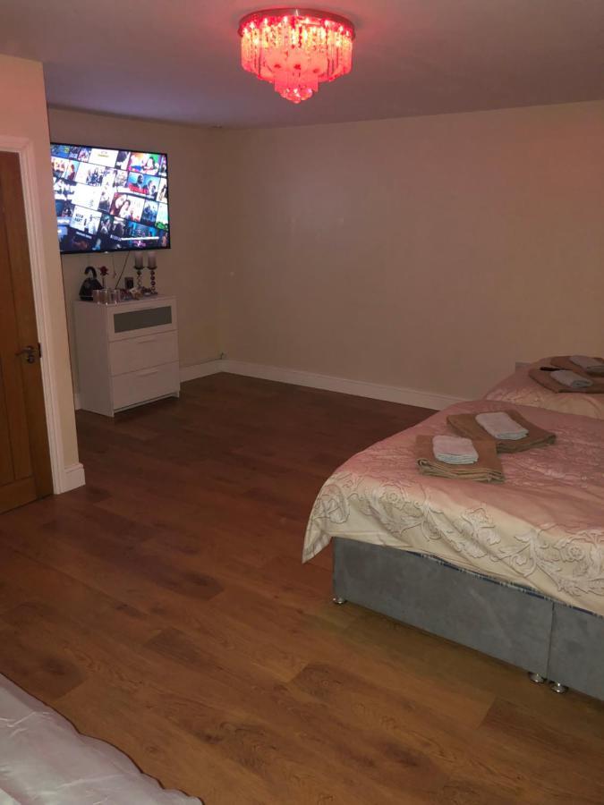 Big Room Rusholme With Tv And Private Bathroom-Parking&Wifi Манчестер Экстерьер фото