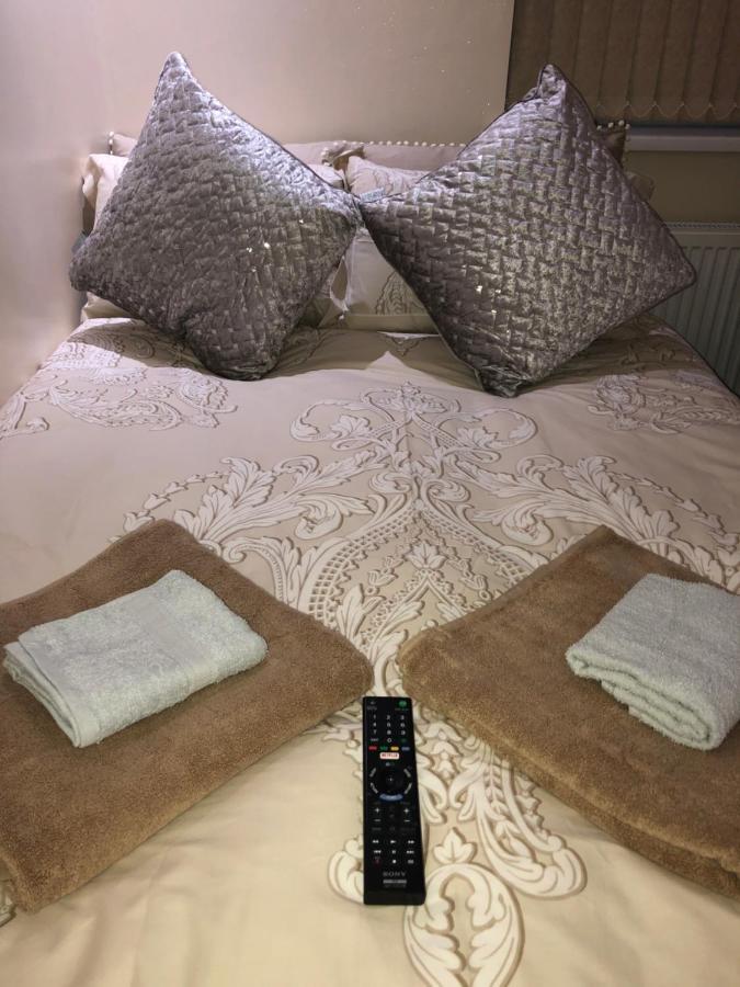 Big Room Rusholme With Tv And Private Bathroom-Parking&Wifi Манчестер Экстерьер фото
