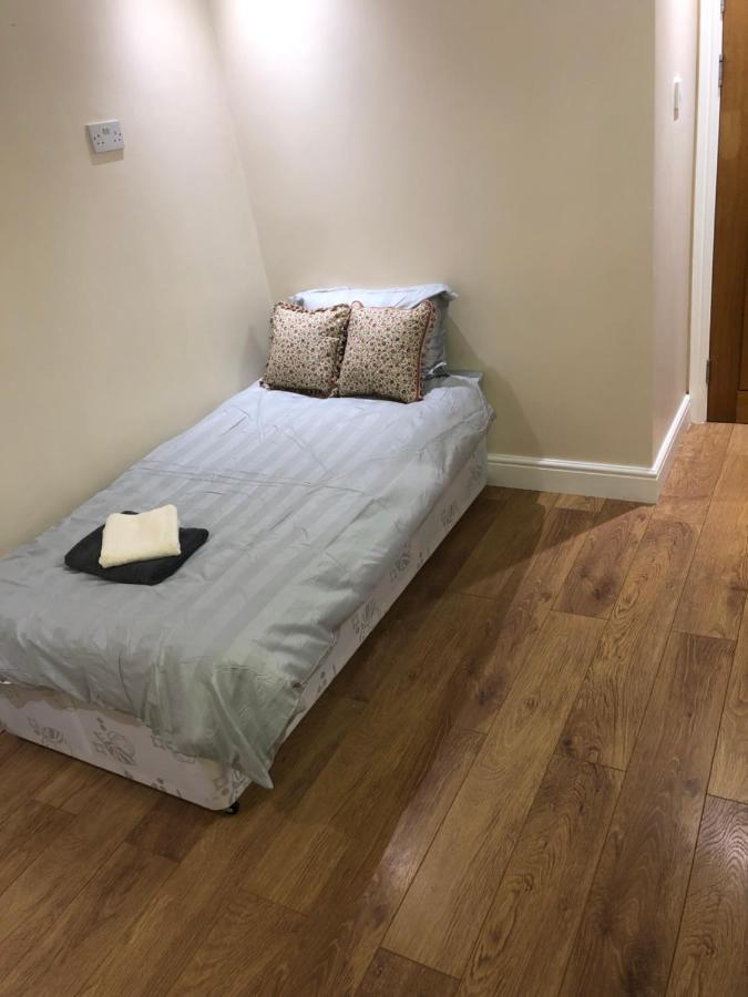 Big Room Rusholme With Tv And Private Bathroom-Parking&Wifi Манчестер Экстерьер фото