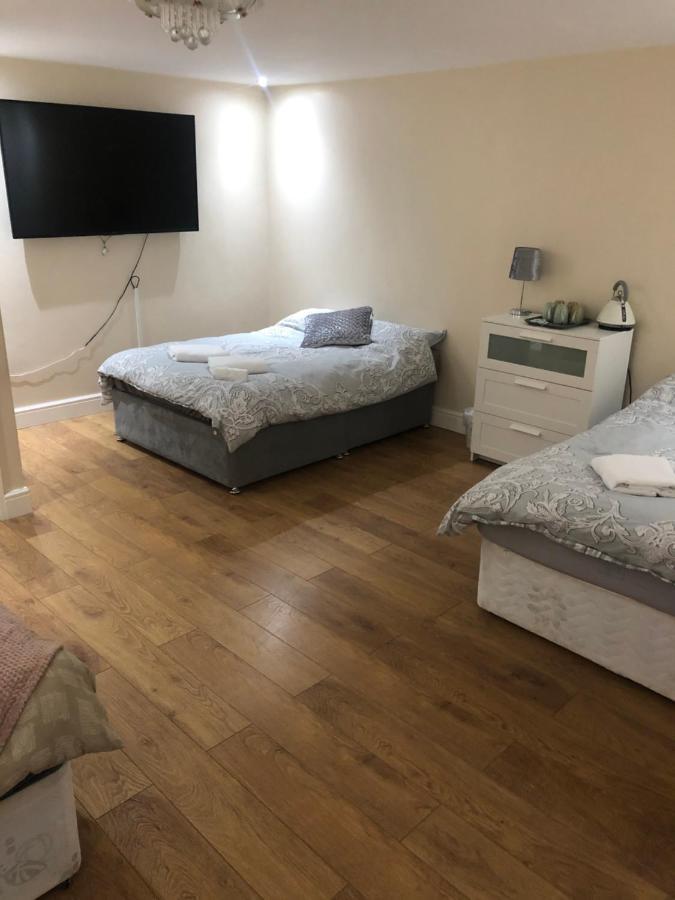 Big Room Rusholme With Tv And Private Bathroom-Parking&Wifi Манчестер Экстерьер фото