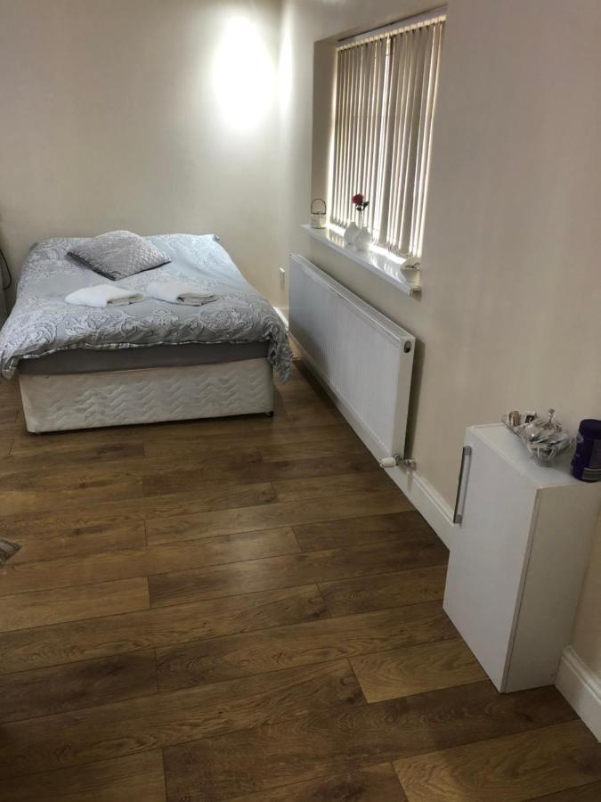 Big Room Rusholme With Tv And Private Bathroom-Parking&Wifi Манчестер Экстерьер фото