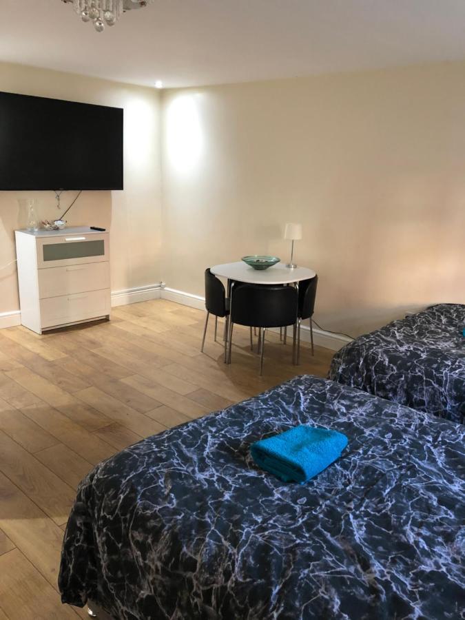 Big Room Rusholme With Tv And Private Bathroom-Parking&Wifi Манчестер Экстерьер фото