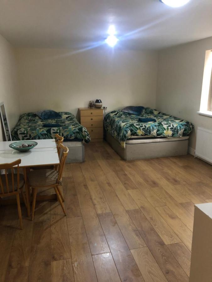 Big Room Rusholme With Tv And Private Bathroom-Parking&Wifi Манчестер Экстерьер фото