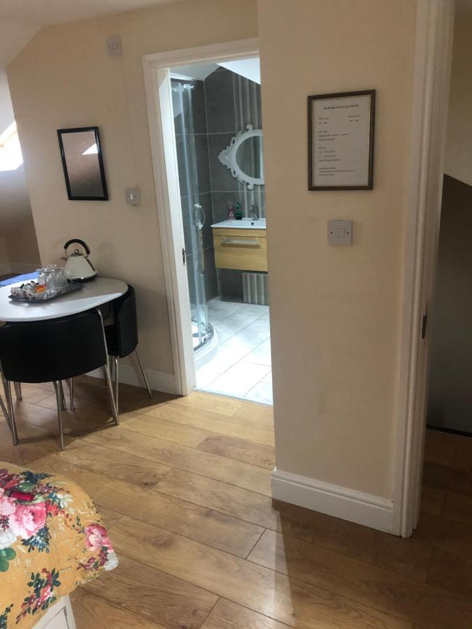 Big Room Rusholme With Tv And Private Bathroom-Parking&Wifi Манчестер Экстерьер фото