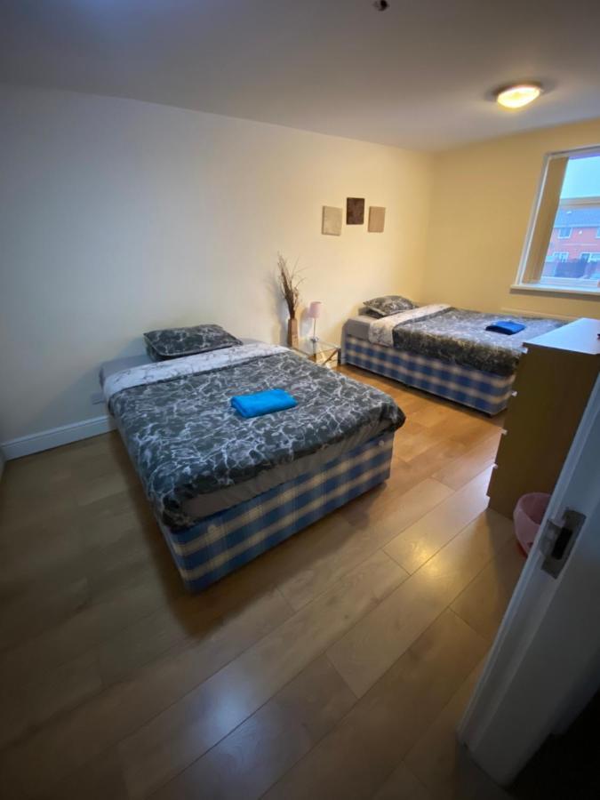 Big Room Rusholme With Tv And Private Bathroom-Parking&Wifi Манчестер Экстерьер фото